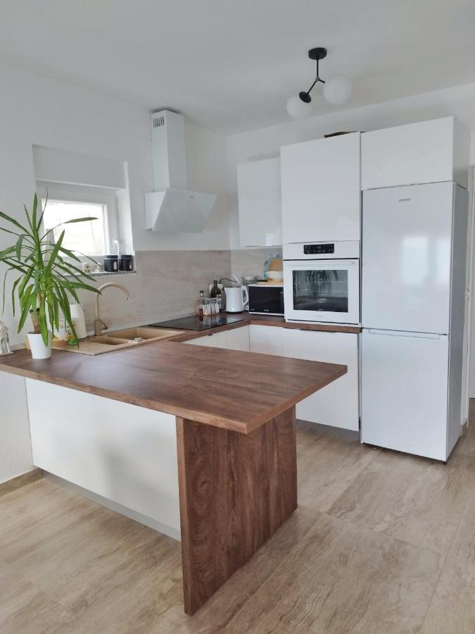 Apartament Island Luxury View Nemira Omiš Zewnętrze zdjęcie